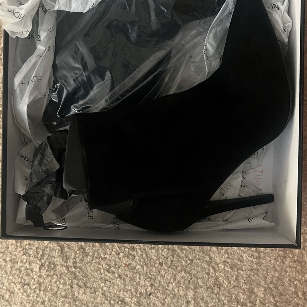 New in box, Kendall + Kylie boots Size 10